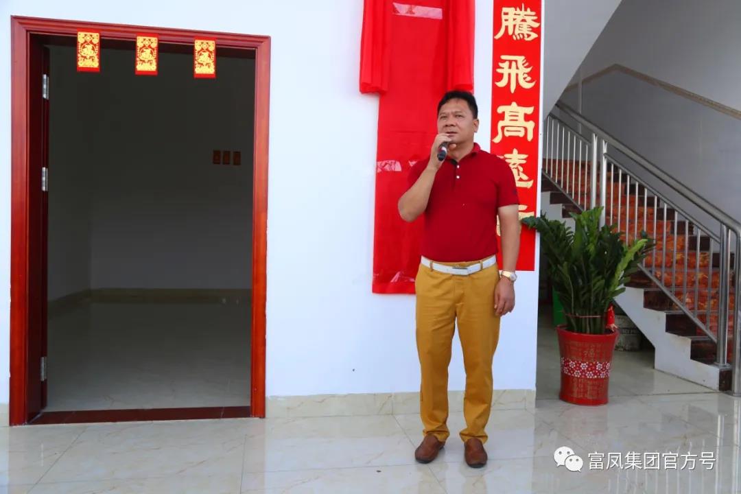 国产午夜麻豆影院在线观看集团