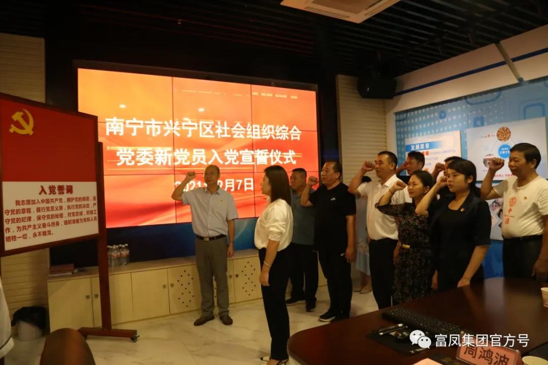 国产午夜麻豆影院在线观看集团