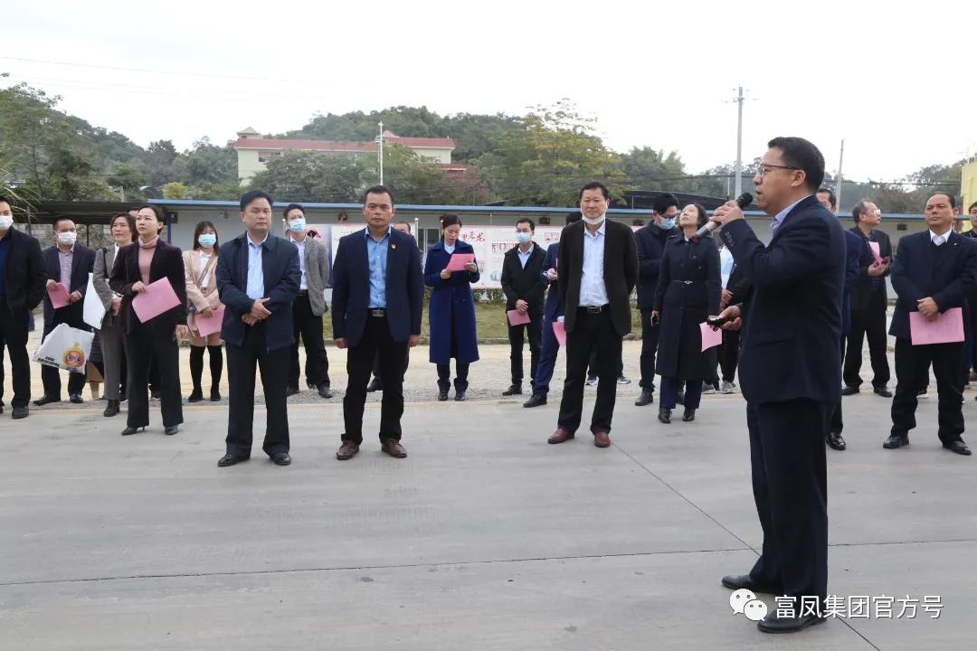 国产午夜麻豆影院在线观看集团