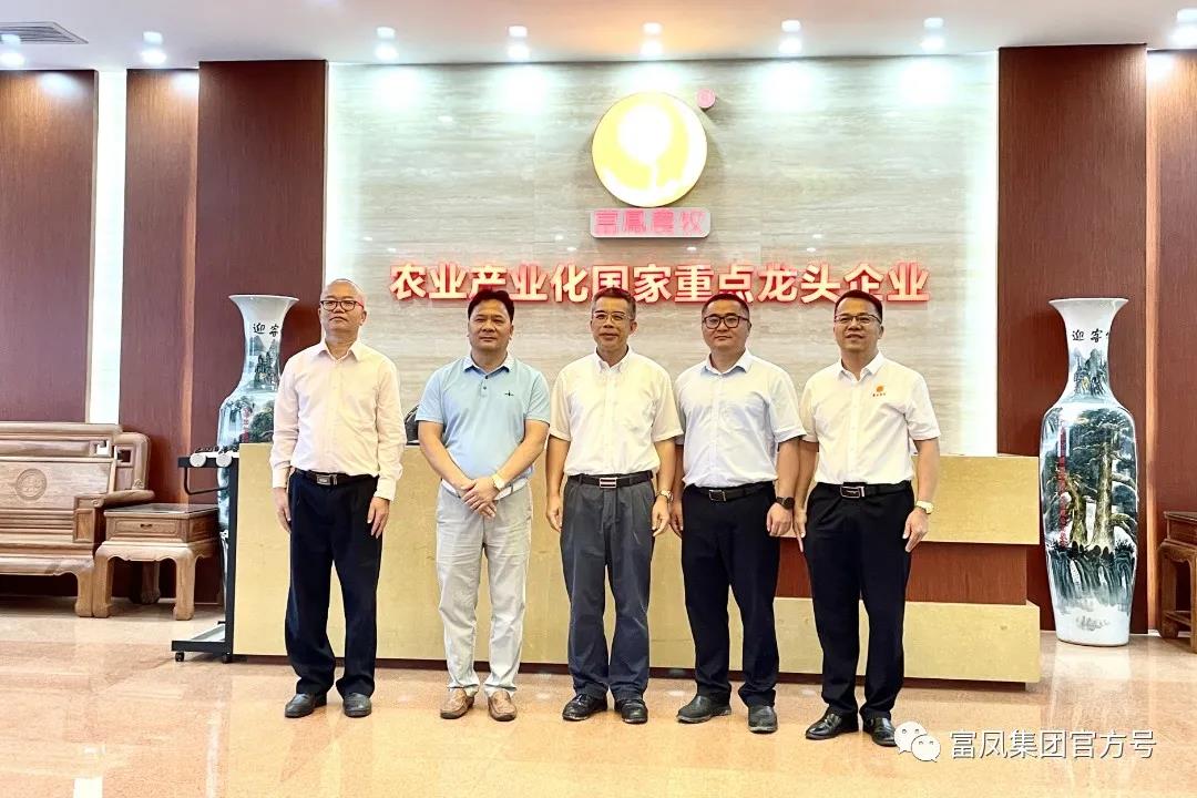 国产午夜麻豆影院在线观看集团
